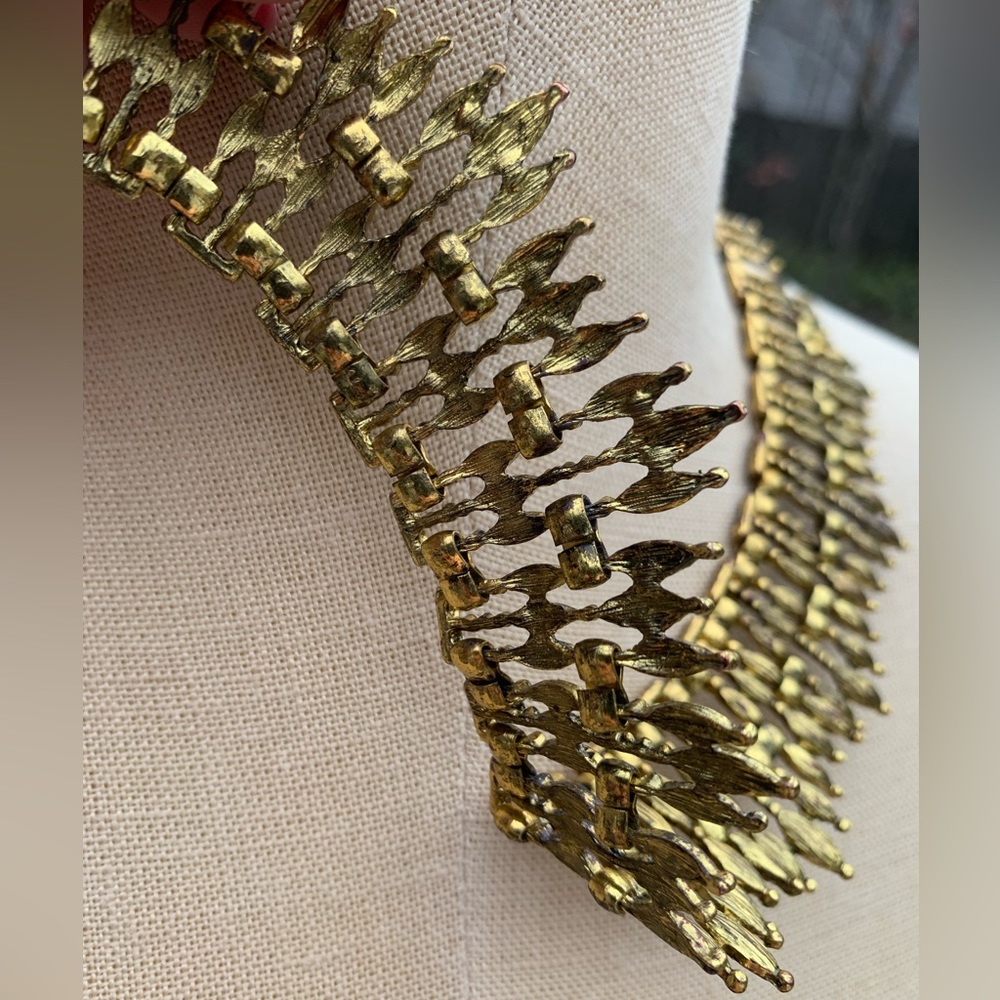 Metal Sunburst Collar Necklace - Picture 7 of 10
